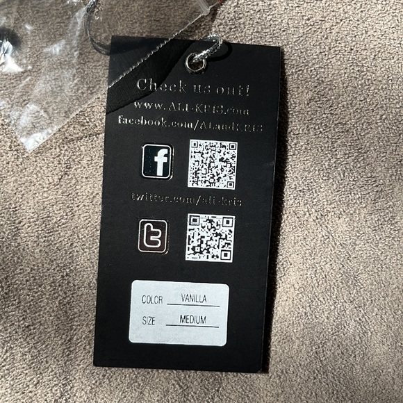 NWT Peplum-style Lace-back Top - Picture 7 of 9